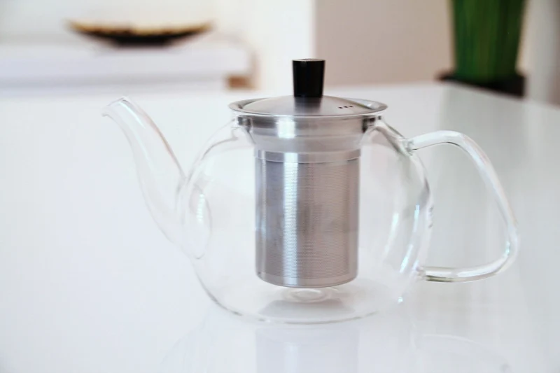 Teekanne aus Glas mit Teesieb aus Edelstahl 900ml