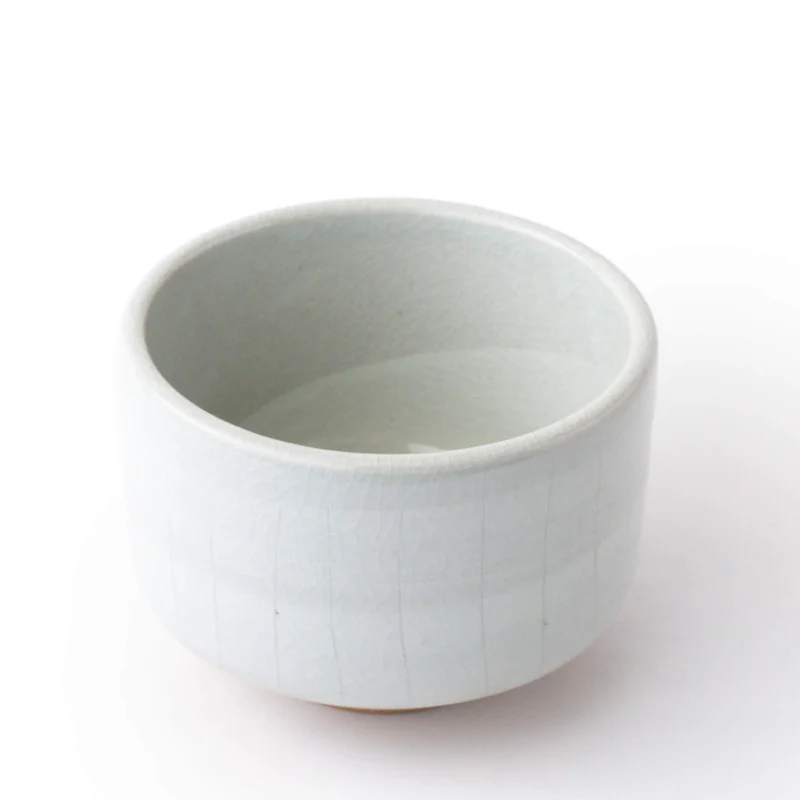 Matcha Schale SHIRAUME: kleiner Tsutsu-gata Chawan mit feiner Kobiki-Glasur, Made in Japan