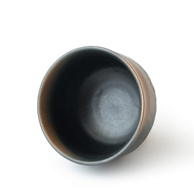 Matcha Schale YŪGURE: kleiner Mini-Chawan in Bizen-Tradition, Made in Japan
