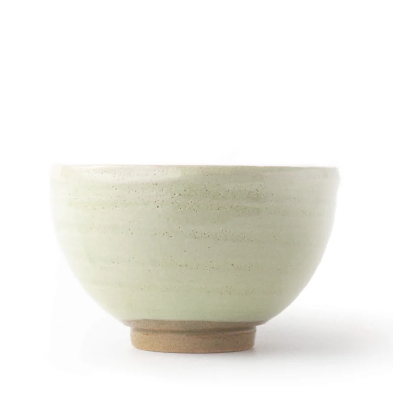 Matcha Schale HAKU: Kōhiki-Rissglasur, klassische Wan-nari Schalenform, Made in Japan