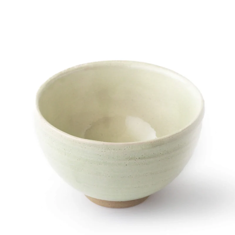 Matcha Schale HAKU: Kōhiki-Rissglasur, klassische Wan-nari Schalenform, Made in Japan