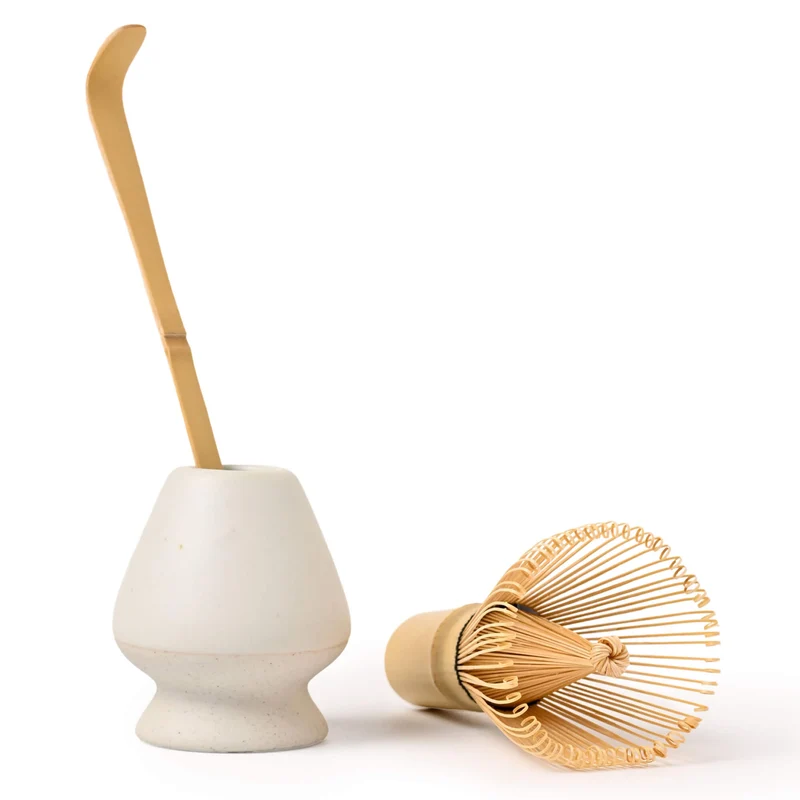 Matcha Set CREME: Bambusbesen, Bambuslöffel & Keramik-Besenhalter