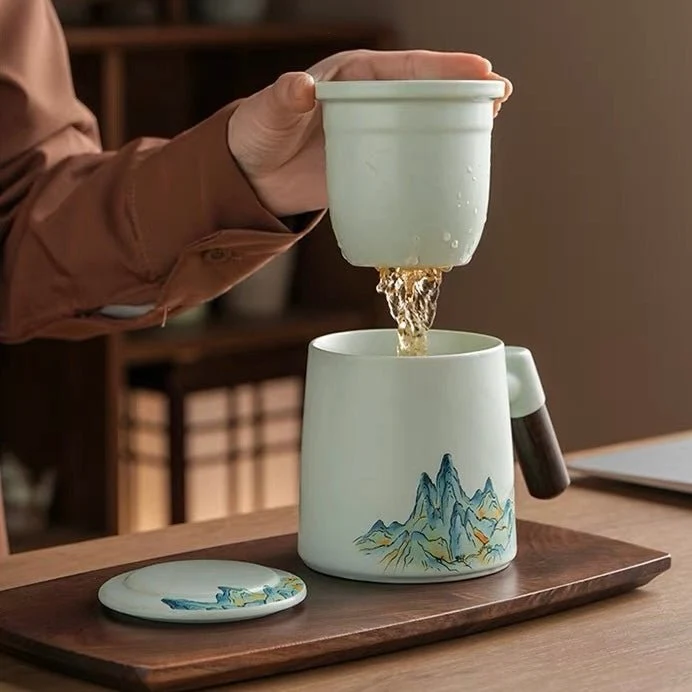 Celadon Mountain Reise-Teebecher mit Teesieb
