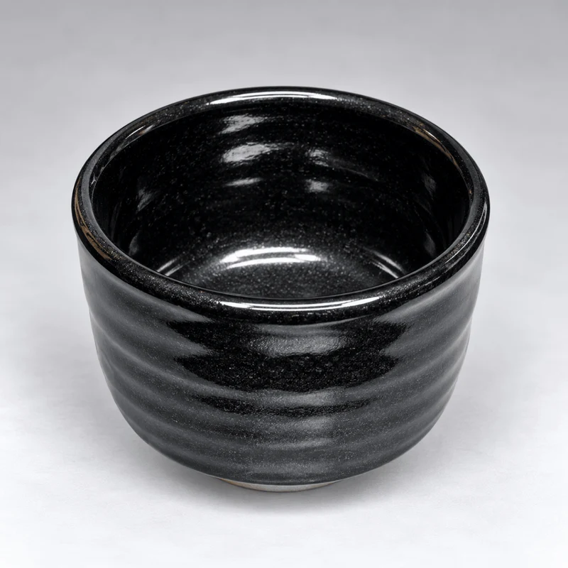 Obsidian Ripple – Japanische handgefertigte Shigayaki-Matchaschale