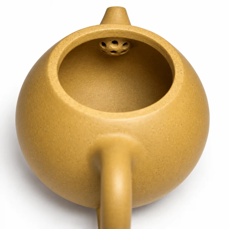 Goldene Birne – Handgefertigte Teekanne aus seltenem Yixing-Ton, 130 ml