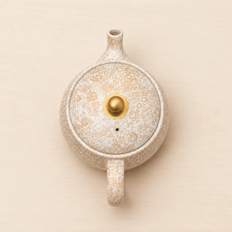 Goldener Schnee – Japanische Meister-Shouryu-Teekanne aus Gold, Tenmoku