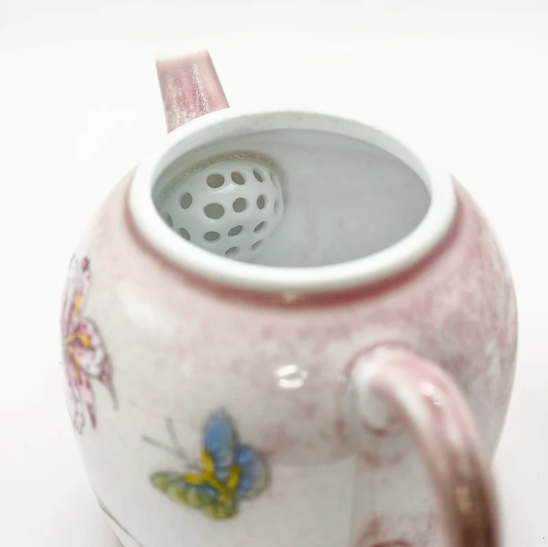 Jingdezhen handbemalte Teekanne „Errötende Lilie“, 130 ml
