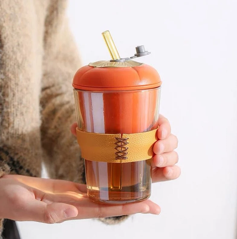 Steep & Sip – Teebereiter für den Schreibtisch mit Porzellan-Teesieb und Glasstrohhalm