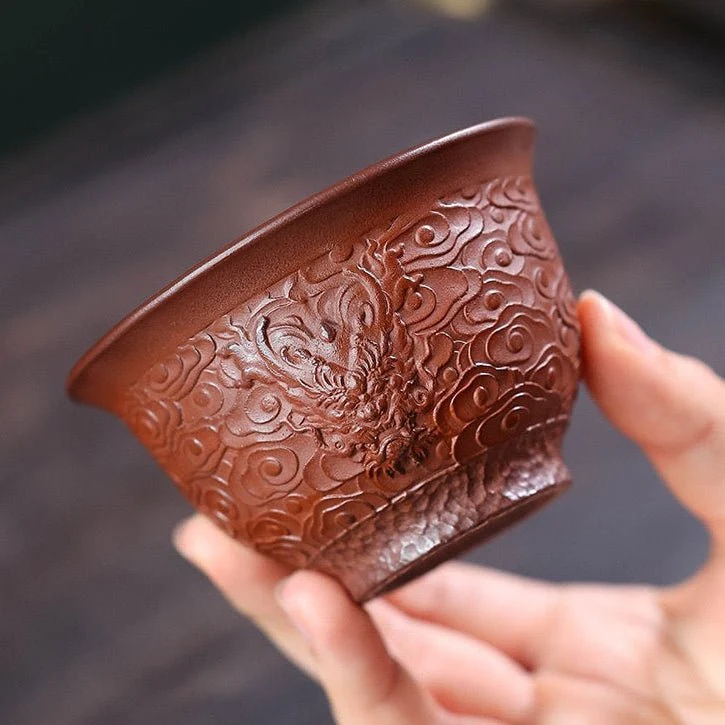 Handgefertigte Teetasse aus Yixing-Ton in Drachenform