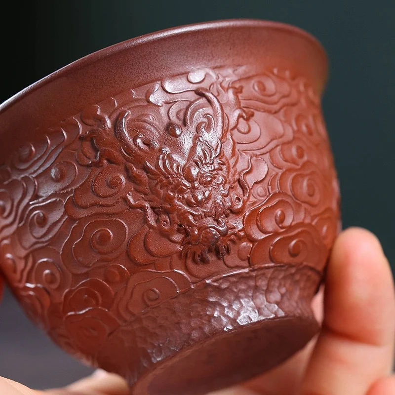 Handgefertigte Teetasse aus Yixing-Ton in Drachenform