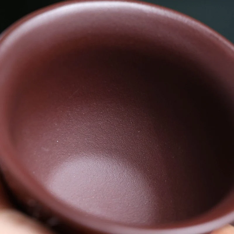 Handgefertigte Teetasse aus Yixing-Ton in Drachenform