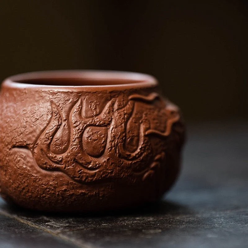 Handgefertigte Teetasse aus Yixing-Ton in Drachenform