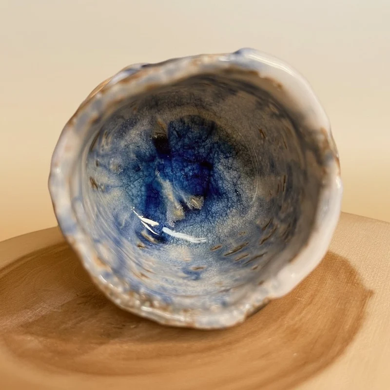 Jingdezhen Holzgebrannte blau-weiße fließend glasierte Teetassen-Kollektion