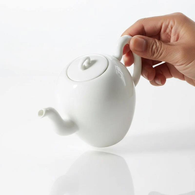 Jingdezhen „Schönheitsschulter“ Gongfu-Teekanne aus reinem weißem Jadeporzellan, hergestellt von Gongfu.