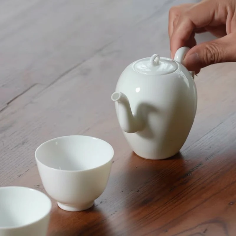 Jingdezhen „Schönheitsschulter“ Gongfu-Teekanne aus reinem weißem Jadeporzellan, hergestellt von Gongfu.