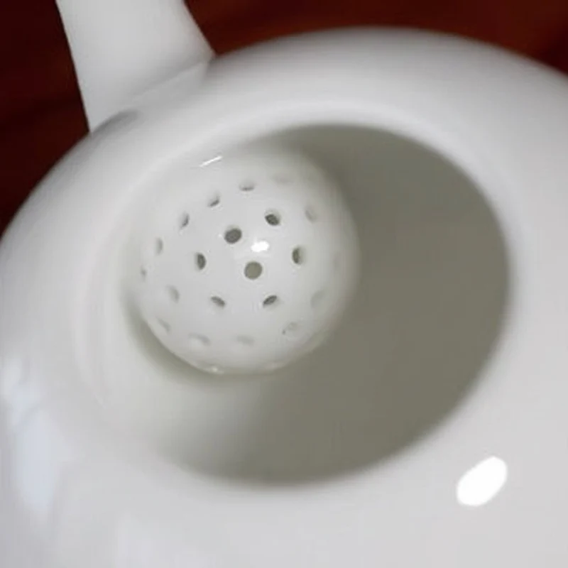 Jingdezhen „Schönheitsschulter“ Gongfu-Teekanne aus reinem weißem Jadeporzellan, hergestellt von Gongfu.