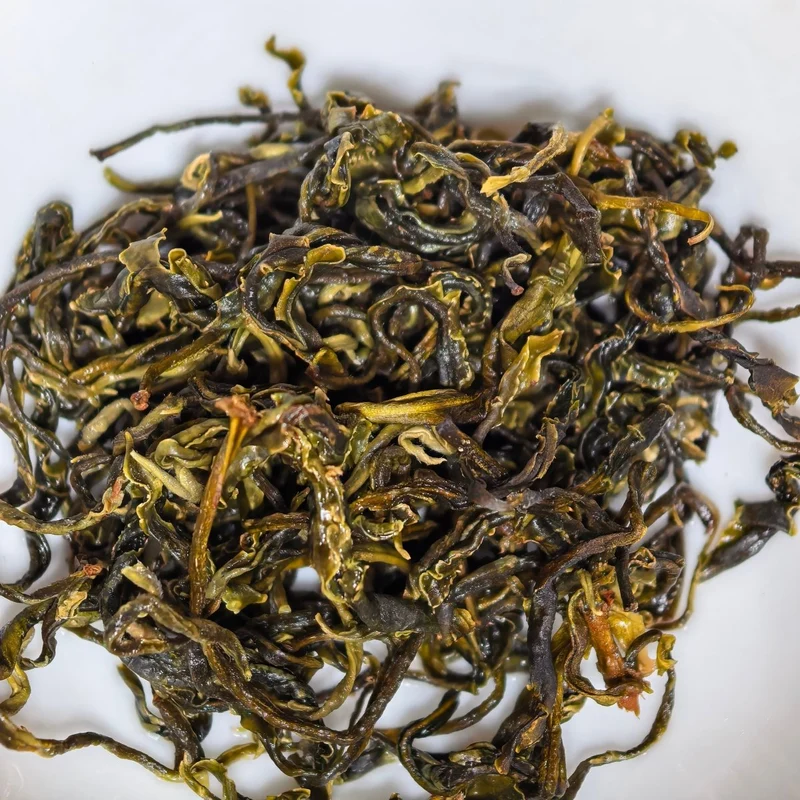 Geräucherter Pingjiang Yancha Gelber Tee