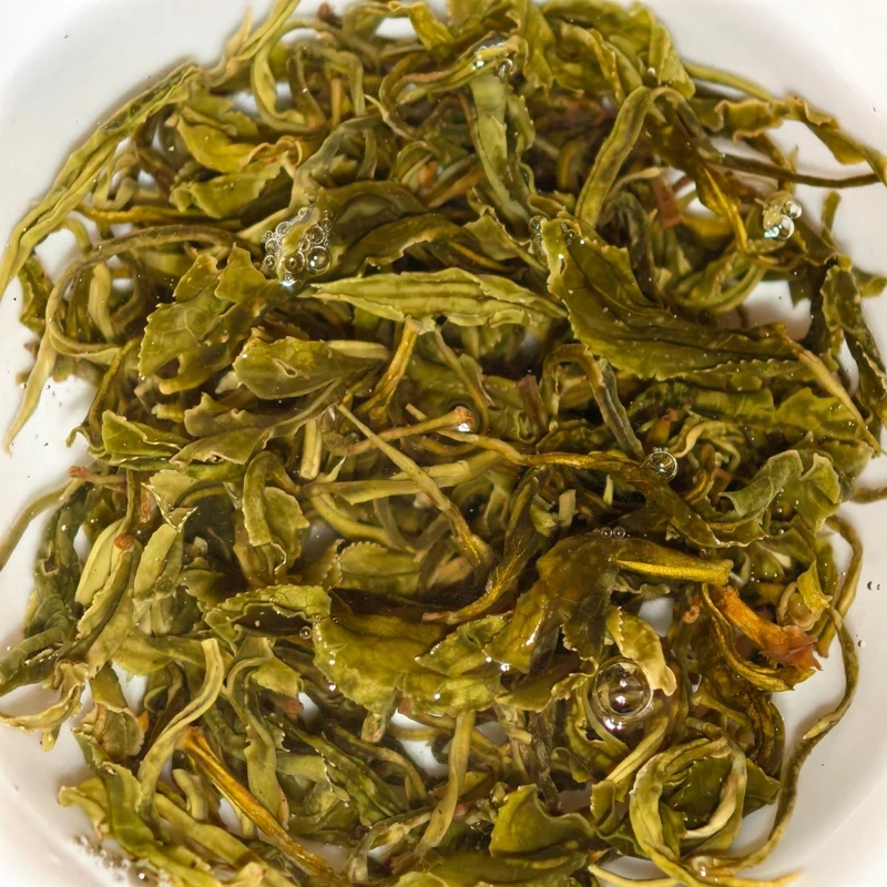 Geräucherter Pingjiang Yancha Gelber Tee