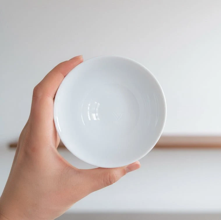 Jingdezhen „Meditation“ Große Teeschale aus weißem Jade, 100 ml