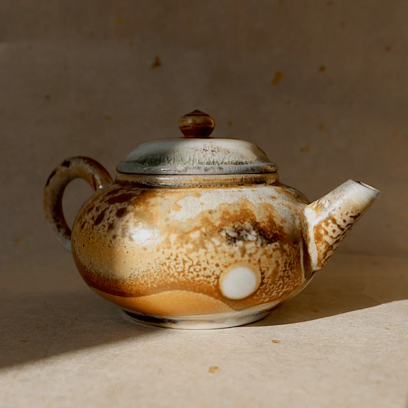 Handgefertigte, holzgebrannte Teekanne aus Jingdezhen