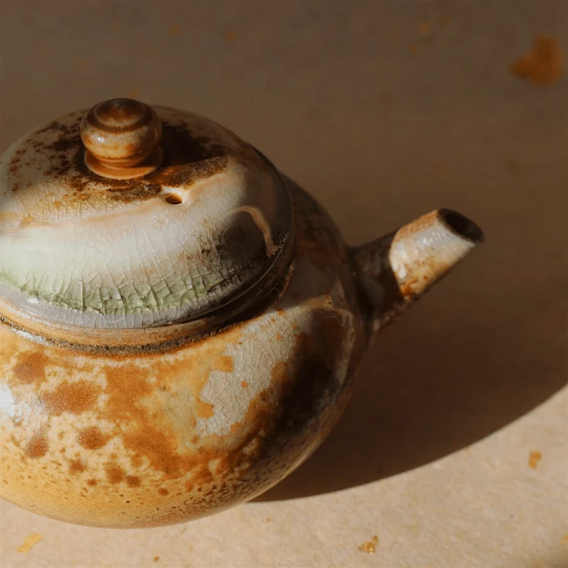 Handgefertigte, holzgebrannte Teekanne aus Jingdezhen