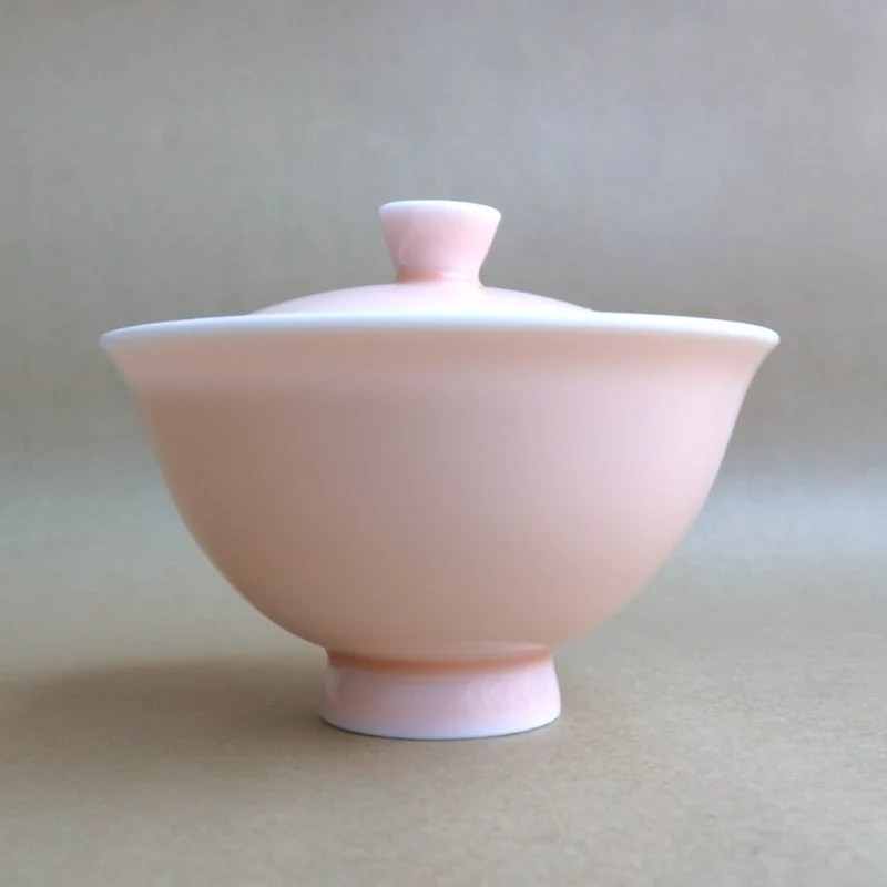 Authentischer Jingdezhen „Gao Zu“ Jade-Porzellan-Gaiwan mit hohem Fuß
