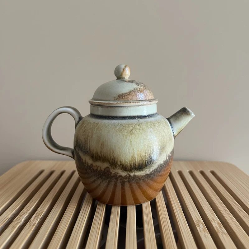 Jingdezhen-Teekannenkollektion mit Ascheglasur