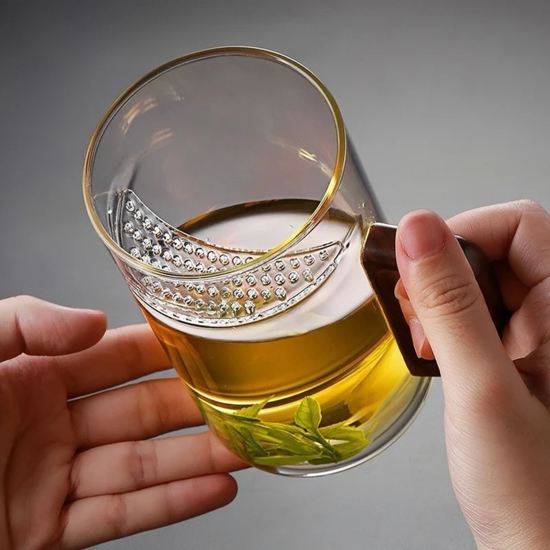 Morning Light – Teebereiter aus Glas mit Griff aus Walnussholz