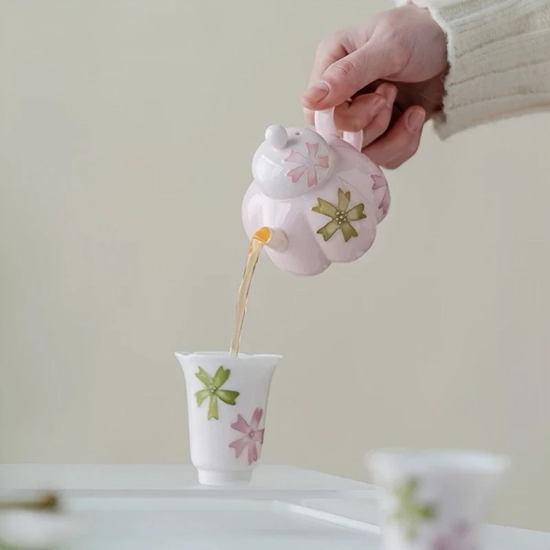 Seasons in Bloom – Premium-Porzellan-Teekanne für den täglichen Gebrauch