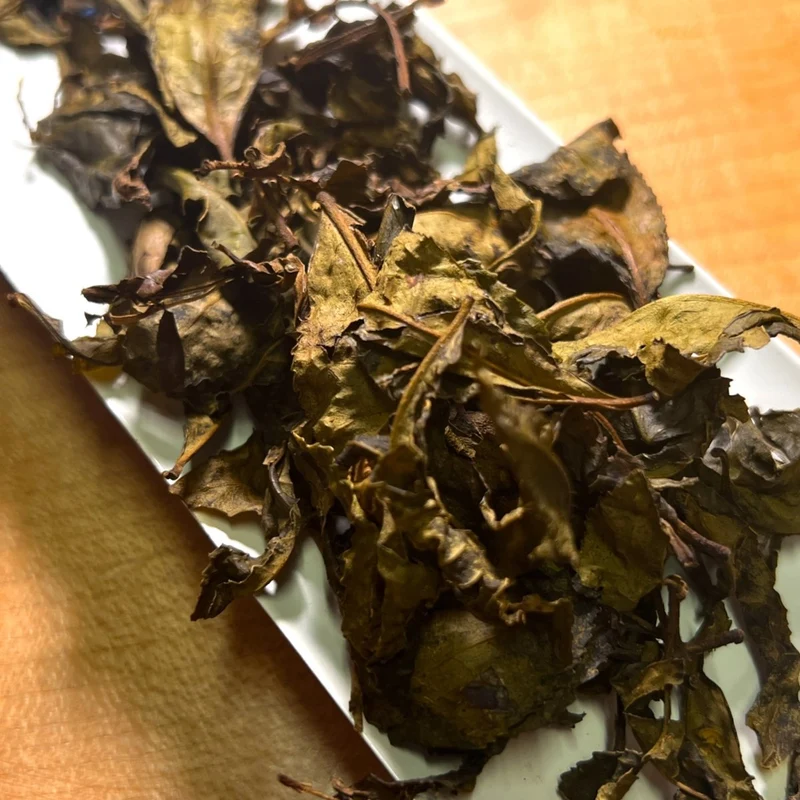 Handverlesener fermentierter japanischer Awabancha-Tee