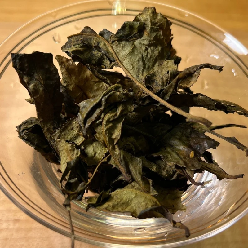 Handverlesener fermentierter japanischer Awabancha-Tee