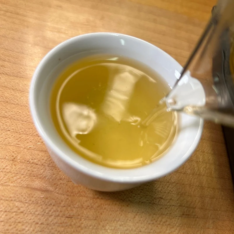 Handverlesener fermentierter japanischer Awabancha-Tee