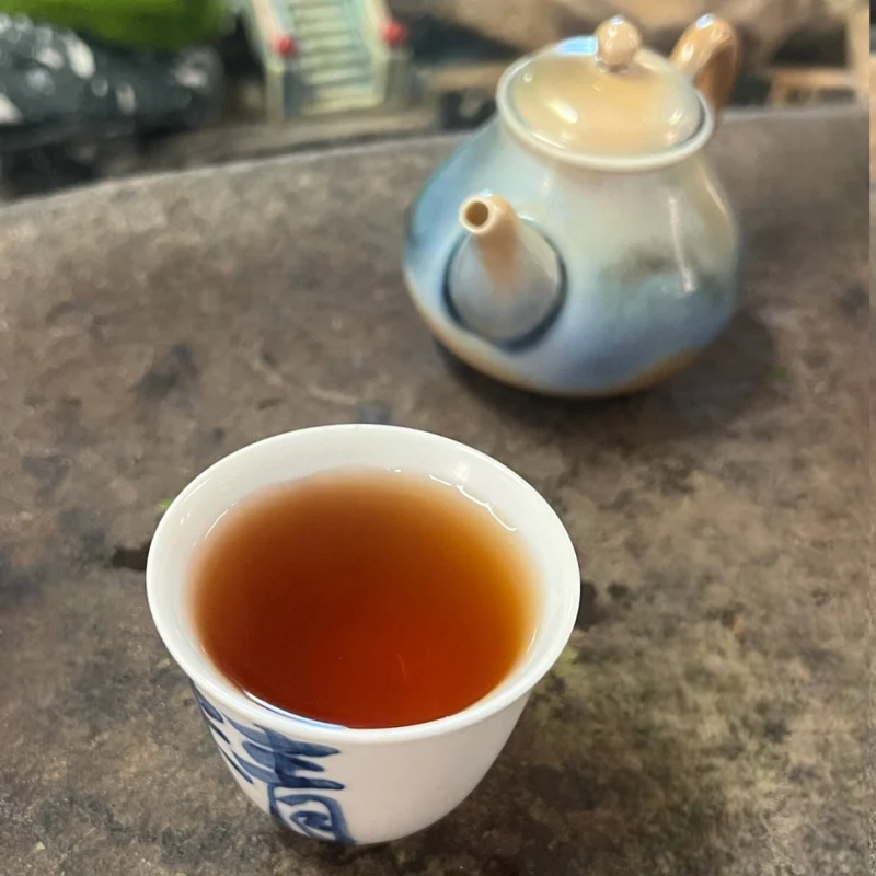 2017 Menghai „Schwarze Orchidee“ Shou Puerh