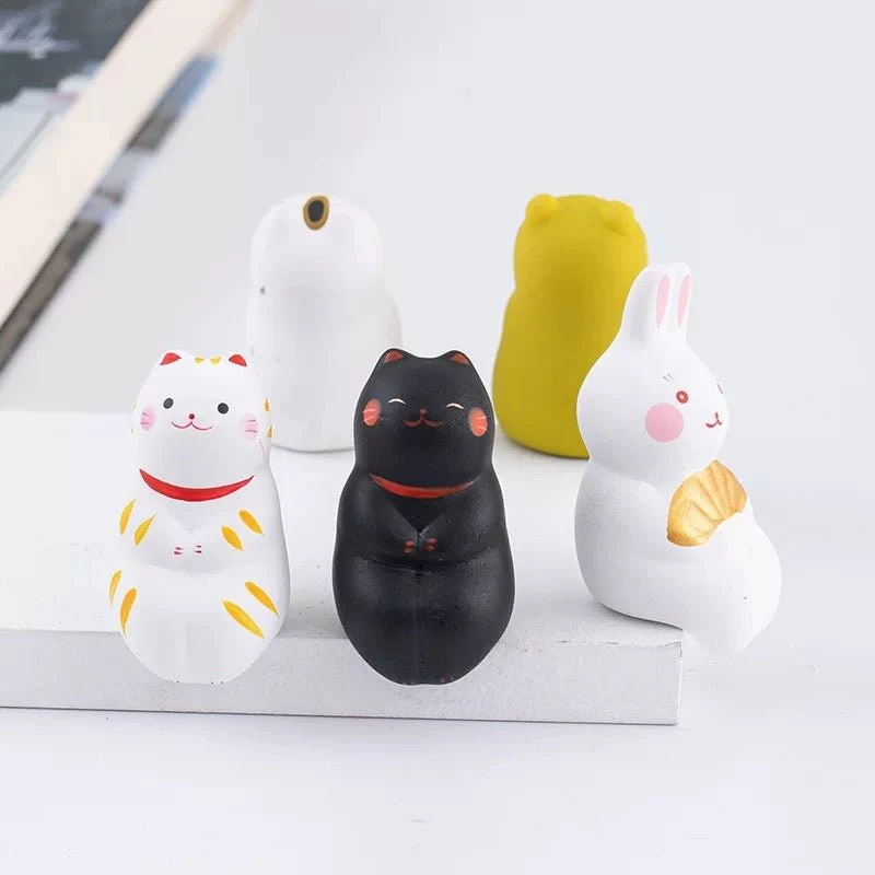 Japanische Tonfiguren