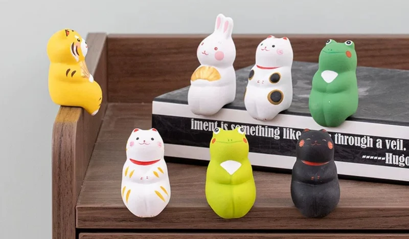 Japanische Tonfiguren