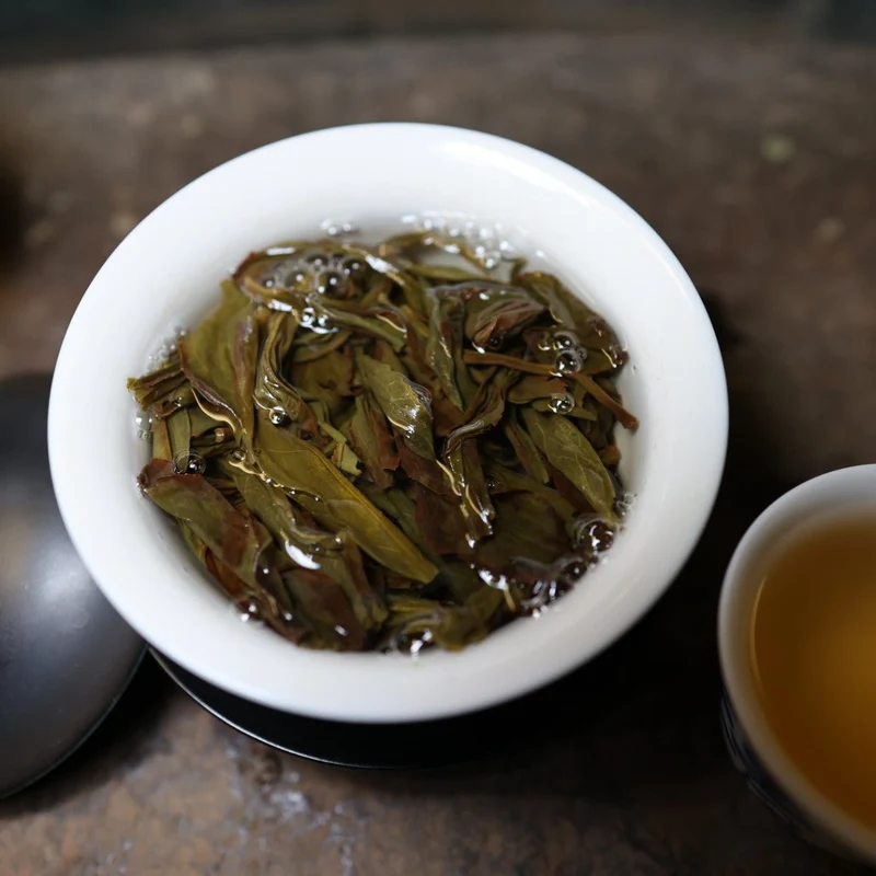 80 Jahre alter Bush Duckshit Oolong (Aktualisiert Februar 2025)