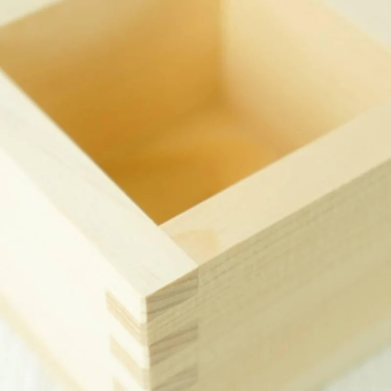 Hinoki Masu Japanese Cypress Wooden Sake Cup Daruma Design