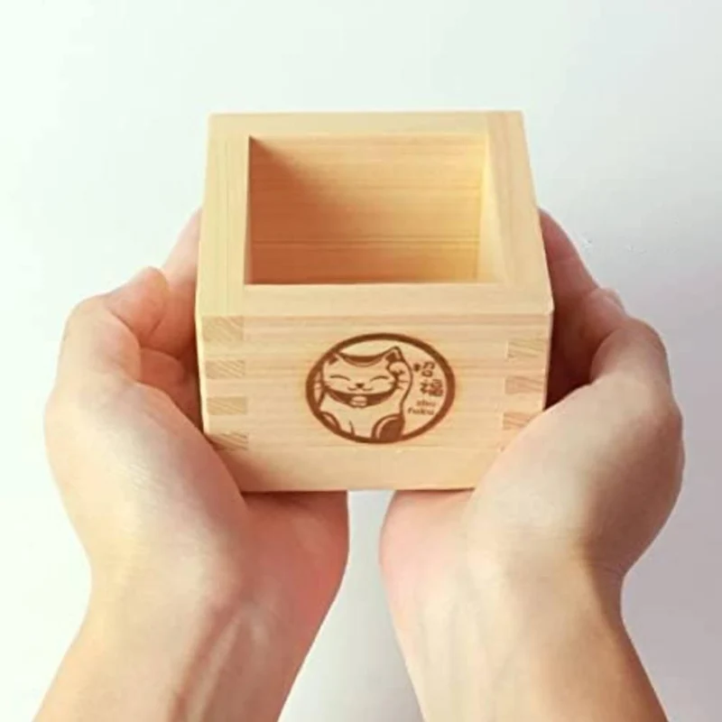 Hinoki Masu Japanese Cypress Wooden Sake Cup Maneki Neko Design