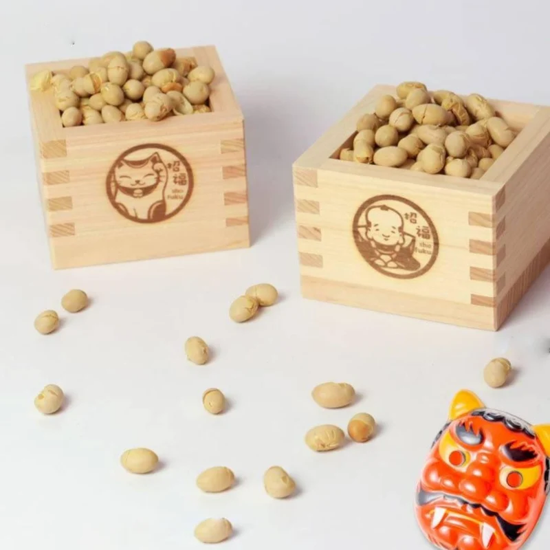 Hinoki Masu Japanese Cypress Wooden Sake Cup Maneki Neko Design