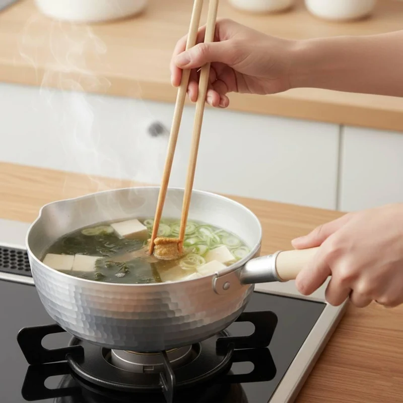 Kiya Lightweight Yukihira Pot Hammered Aluminum Saucepan 1.5L