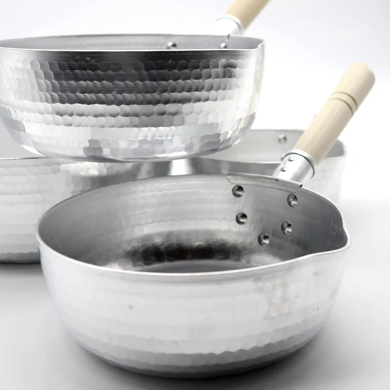 Kiya Lightweight Yukihira Pot Hammered Aluminum Saucepan 2.2L