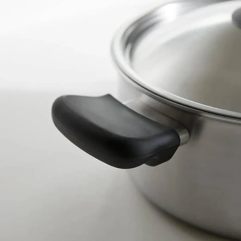Sori Yanagi Two Handled Matte Finish Stainless Pot With Lid 3.8L