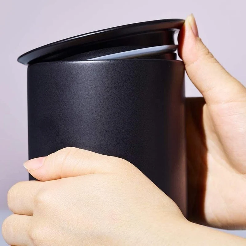 Cores Porcelain Canister Mino Ware Coffee Canister Black C820BK