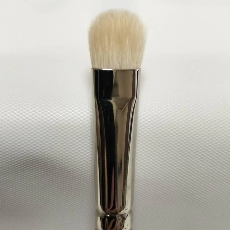 Hakuhodo Japanese Makeup Brush for Eyeshadow J142