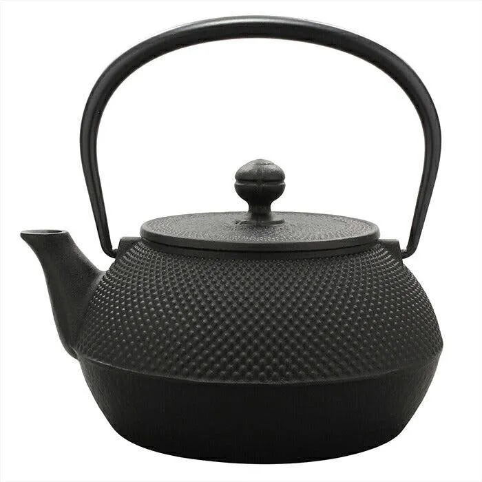 Iwachu Tetsubin Arare Patterned Cast Iron Kettle (IH Compatible) 0.9L