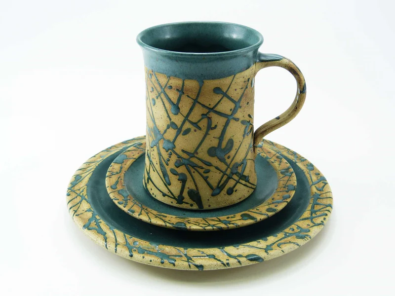 Handgemachtes Keramik Gedeck-Set – Frühstücksteller, Untertasse & Tasse