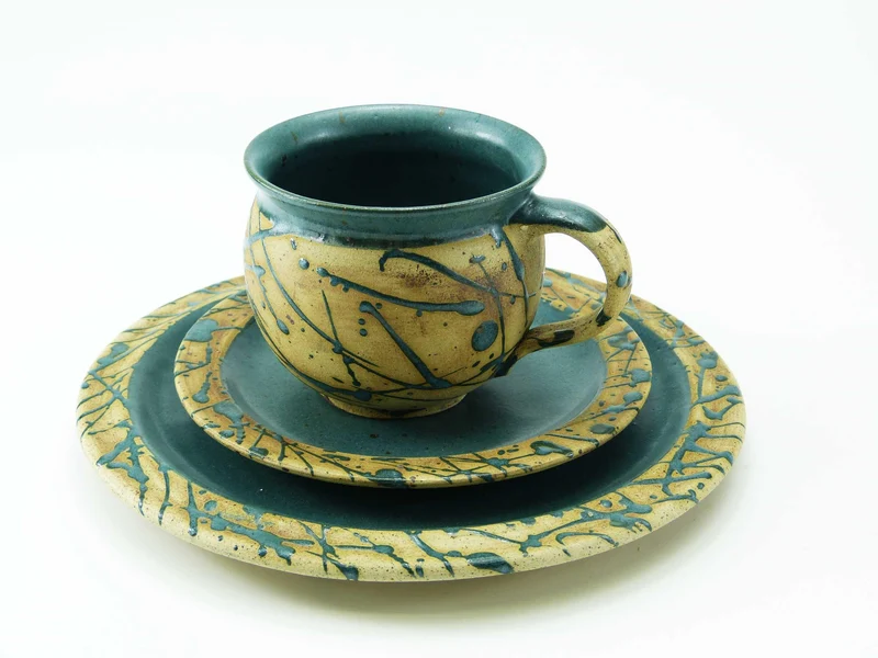 Handgemachtes Keramik Gedeck-Set – Frühstücksteller, Untertasse & Tasse