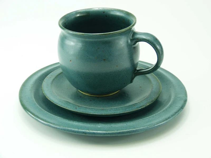 Handgemachtes Keramik Gedeck-Set – Frühstücksteller, Untertasse & Tasse