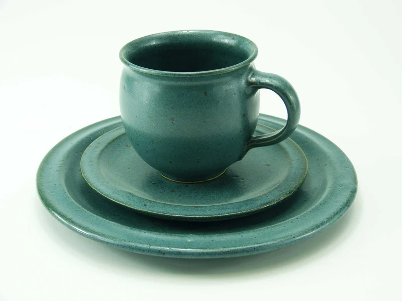 Handgemachtes Keramik Gedeck-Set – Frühstücksteller, Untertasse & Tasse