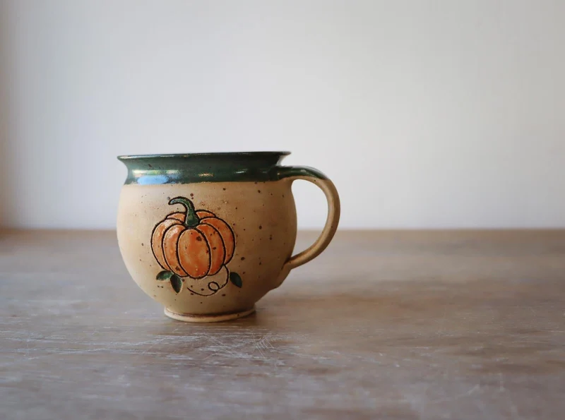 Keramik Tasse Kürbismotiv Handmade